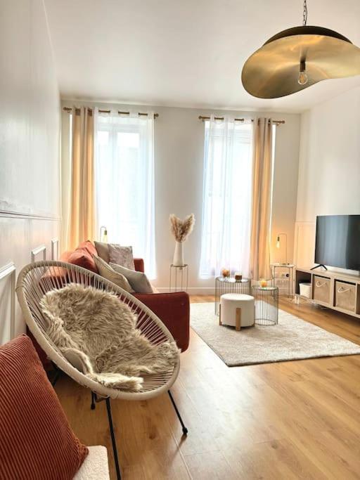 Appartement Avec Magnifique Vue Sur La Saone Et Son Balcon